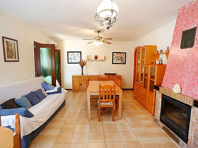 Download Ferienwohnung mit einem schlafzimmer orange strand al Desktop Wallpaper Free