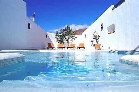 Poolurlaub Auf Lanzarote Ferienwohnungen Und Ferienhauser Mit Pool