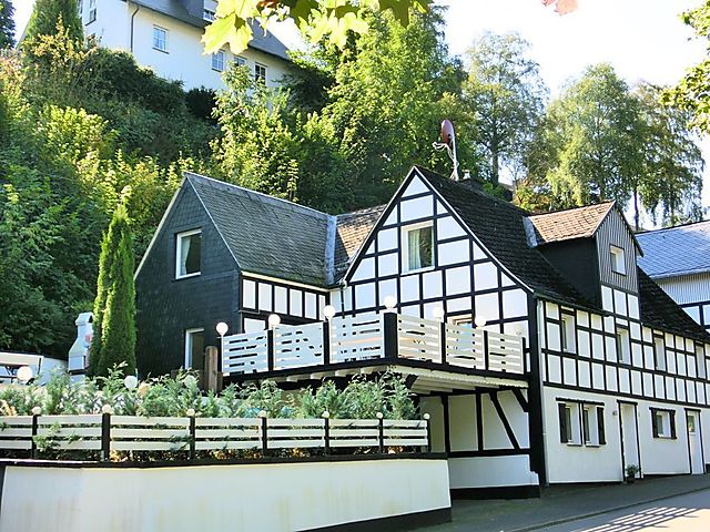 Geraumiges Ferienhaus In Schmallenberg Mit Eigener Terrasse Fur Personen 10 Schlafzimmer Bei Tourist Online Buchen Nr