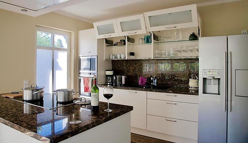 Ferienhaus Exklusives Reetdachhaus "Haus Meerblau" mit großem Sauna