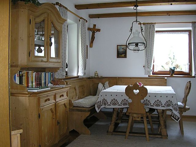 Haus Frech (DE Piding). Ferienwohnung groß (80 m²) mit 2 ... Haus Frech (DE Piding). Ferienwohnung groß (80 m²) mit 2 ...