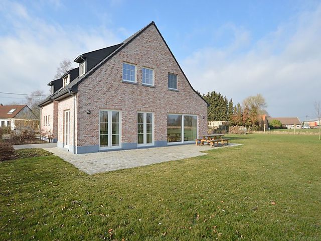 Geraumiges Ferienhaus In Sint Amands Mit Garten Fur 8 Personen 4 Schlafzimmer Bei Tourist Online Buchen Nr