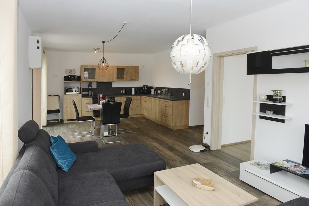 Ferienwohnung Schertel Pleinfeld Ramsberg Ruhige Barriere Freie Und Bedingt Rollstuhlgerechte 4 Sterne Ferienwohnung Nahe Brombachsee Fur 4 Personen 1 Schlafzimmer Bei Tourist Online Buchen Nr 9818688