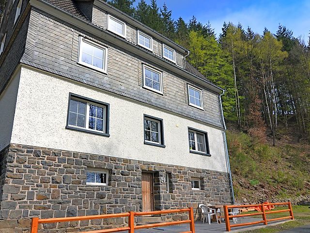 Idyllisches Ferienhaus Im Wald In Liesen In Hallenberg Fur Personen 6 Schlafzimmer Hund Erlaubt Bei Tourist Online Buchen Nr