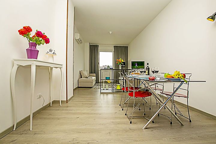 Ferienwohnung Appartamento Di Tommaso In Desenzano Del Garda Fur 4 Personen 1 Schlafzimmer Bei Tourist Online Buchen Nr