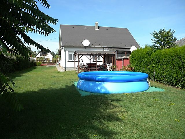 Ferienhaus Mit Pool Wlan Und Klimaanlage In Balatonfenyves Fur 6 Personen 3 Schlafzimmer Hund Erlaubt Bei Tourist Online Buchen Nr 7845