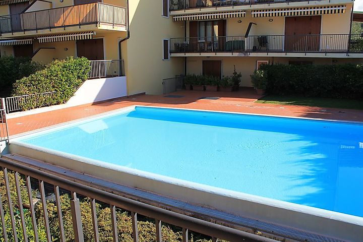 Ferienwohnung Con Piscina In Lazise Fur 7 Personen 3 Schlafzimmer Bei Tourist Online Buchen Nr