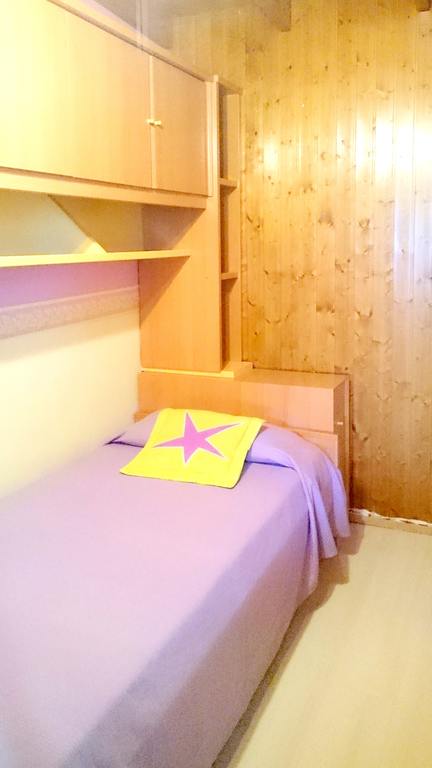 Download Ferienwohnung mit einem schlafzimmer orange strand al Desktop Wallpaper