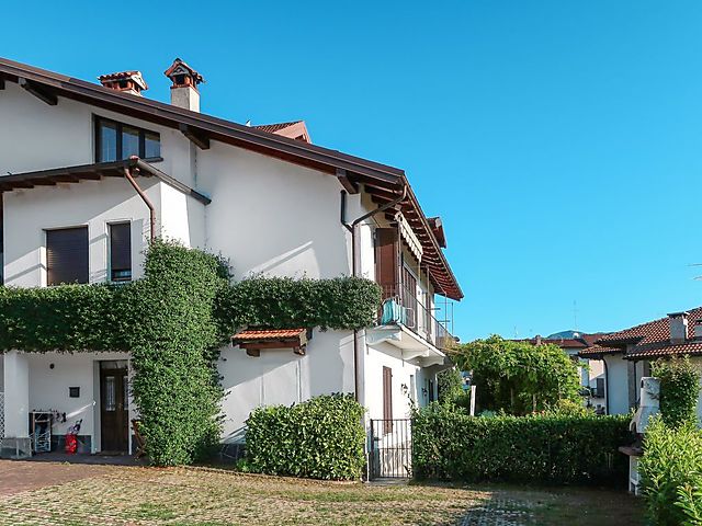 Ferienwohnung Allegra Lui275 In Luino Fur 3 Personen 1 Schlafzimmer Bei Tourist Online Buchen Nr