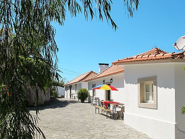 Ferienhaus Regueiras Amoreira Cle2 In Colares Fur 6 Personen 3 Schlafzimmer Hund Erlaubt Bei Tourist Online Buchen Nr