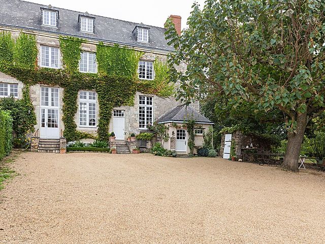 Idyllisches Ferienhaus Mit Garten An Der Loire Frankreich In St Denis D Anjou Fur 3 Personen 1 Schlafzimmer Bei Tourist Online Buchen Nr
